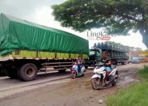 Jalan Juwana Batangan Macet Parah Sopir Truk Tak Ada Petugas yang Mengatur