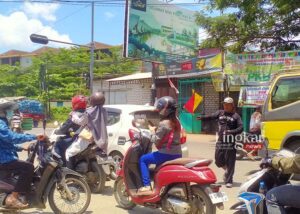 Flashing Bikin Semrawut Warga Terjun Ikut Menertibkan