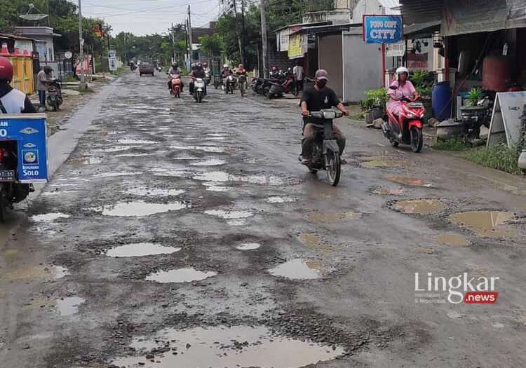 Pelaksana Kehabisan Modal Proyek Jalan Slamet Riyadi Rembang Mandek