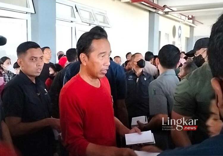 Pulang Kampung Presiden Jokowi Tetap Bekerja dari Surakarta