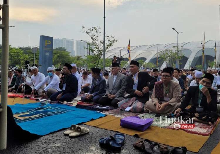 Ribuan Jamaah Sholat Ied Muhammadiyah Padati Pacuan Kuda Pulomas Jakarta