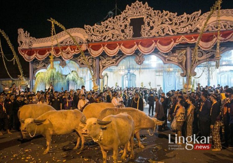 Menilik Sakralnya Ritual Malam 1 Suro Keraton Surakarta