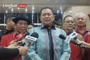 Ketua MPR RI Bambang Soesatyo saat memberikan keterangan pers 768x512 1