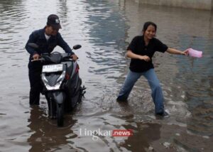 Pramono Anung Kolaborasikan Kebijakan Ahok Anies Tangani Banjir Jaksel