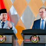 Presiden RI Prabowo Subianto kiri dan Perdana Menteri Malaysia Anwar Ibrahim