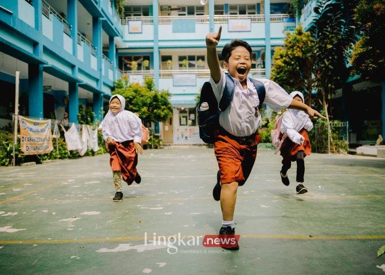 Kebijakan Sekolah di Jabar Masuk Pukul 06.00 DPR Tolong Kaji Lebih Dalam
