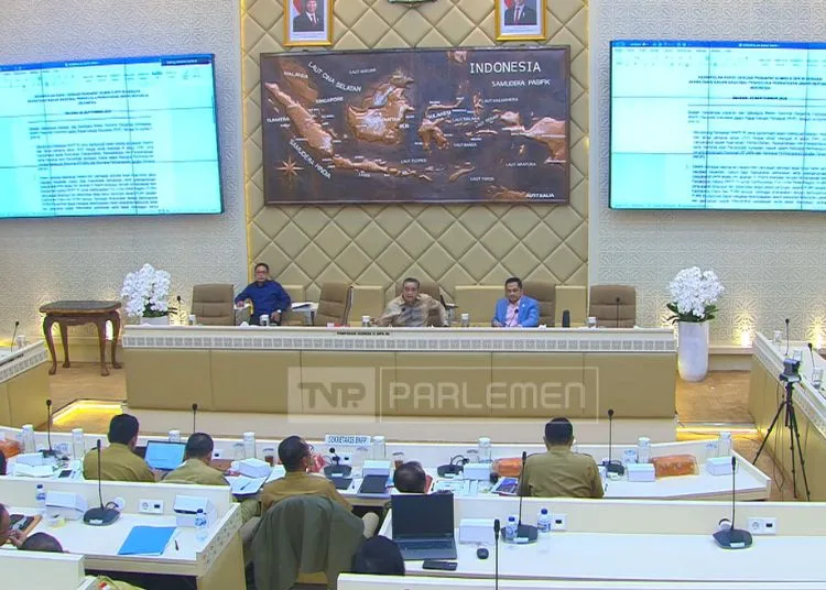 DPR Ungkit Rp23311 Triliun Dana Pemda Mengendap di Bank