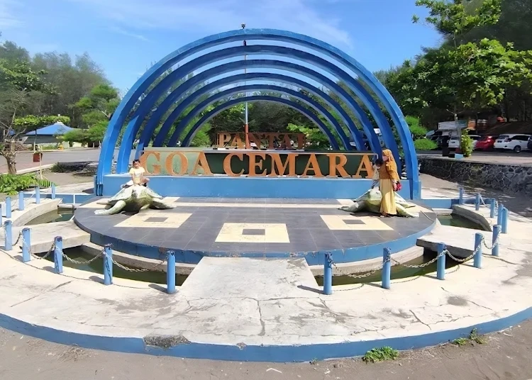 Pantai Goa Cemara Bantul