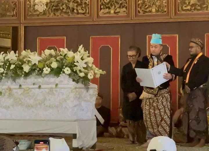 Putra mahkota Kasunanan Surakarta umumkan diri sebagai PB XIV