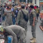 Nekad-berjualan-Satpol-PP-Kota-Yogyakarta-tertibkan-PKL-di-Malioboro-750x536-1