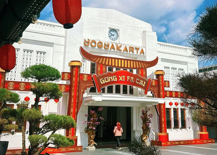 stasiun-tugu-yogya-sambut-imlek