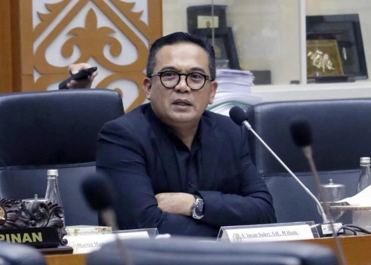 wakil-ketua-badan-legislasi-dpr-ri-ahmad-iman-sukri