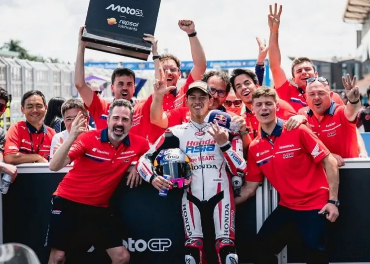 pembalap-indonesia-veda-pratama-kru-pada-balapan-moto3-gp-brasil-2026