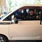 mensos-saifullah-yusuf-pakai-mobil-listrik-750x536-1