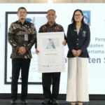 bupati-sleman-harda-kiswaya-menerima-piagam-predikat-kabupaten-siaga-stroke-pertama
