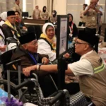 menhaj-irfan-yusuf-lepas-jemaah-haji-kloter-8-embarkasi-yogyakarta