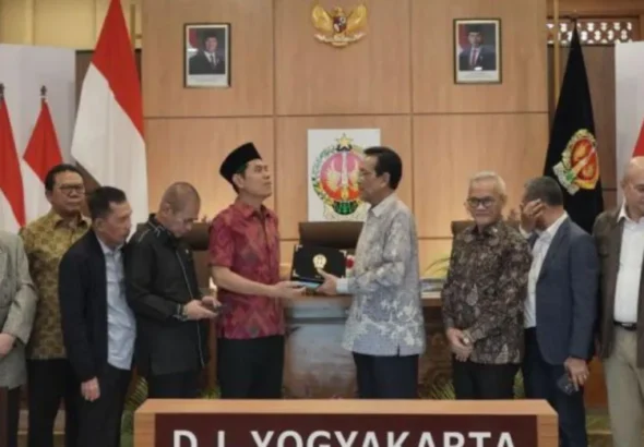 Komisi-II-DPR-perdalam-implementasi-pelaksanaan-UU-Keistimewaan-DIY-750x536-1