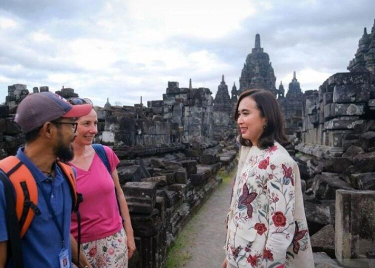 Menpar-pastikan-Prambanan-siap-sambut-wisatawan-jelang-libur-sekolah-750x536-1