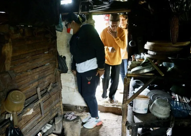Pemkab-Gunungkidul-siapkan-bantuan-renovasi-rumah-untuk-seorang-lansia-750x536-1