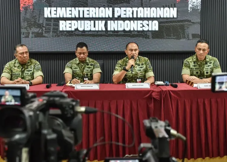 konferensi-pers-evaluasi-latihan-dasar-sppi-kemhan-750x536-1
