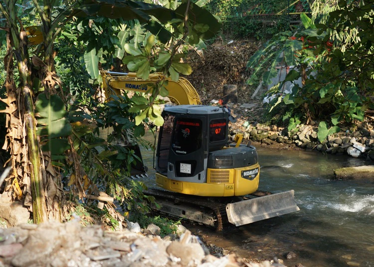 normalisasi-sungai-code-di-kawasan-jembatan-sarjito-yogyakarta