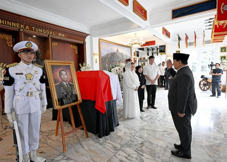 presiden-prabowo-penghormatan-terakhir-ryamizard-ryacudu
