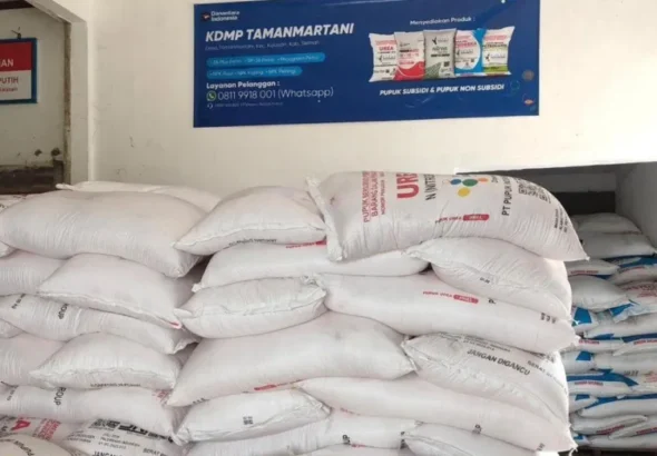 KDMP-Tamanmartani-di-Sleman-pasok-barang-ke-warung-kelontong-750x536-1