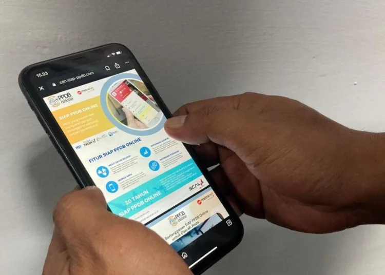 Kemendikdasmen-Transformasi-digital-perkuat-pelaksanaan-SPMB-di-DIY-750x536-1