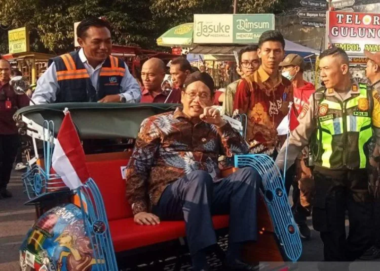Kemenkeu-salurkan-bantuan-Becak-Kayuh-Listrik-Wisata-di-Yogyakarta-750x536-1