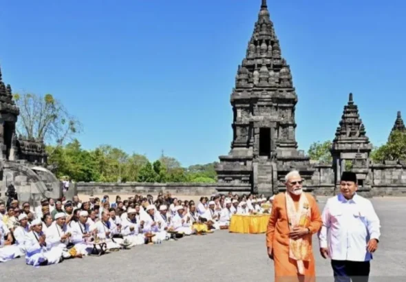 PM-Modi-berdoa-untuk-kemakmuran-India-RI-saat-kunjungi-Candi-Prambanan-750x536-1