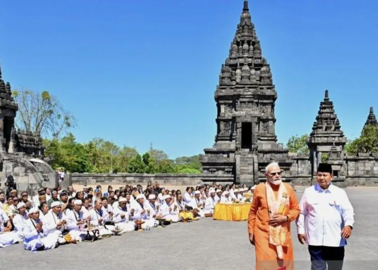 PM-Modi-berdoa-untuk-kemakmuran-India-RI-saat-kunjungi-Candi-Prambanan-750x536-1