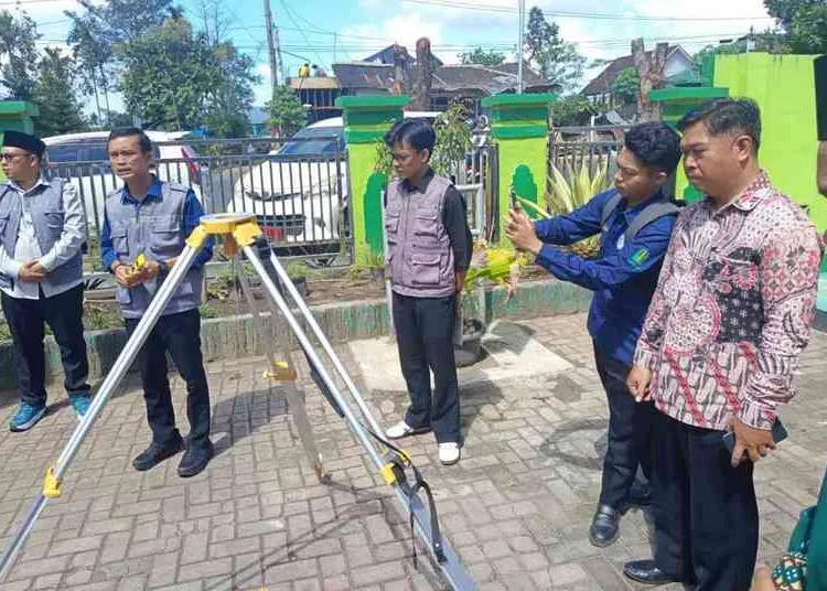 kemenag-rejang-lebong-pengukuran-arah-kiblat-750x536-1