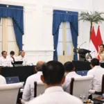 presiden-prabowo-pimpin-rapat-terbatas-kabinet-merah-putih-750x536-1
