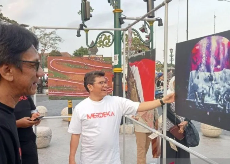 68-karya-foto-ANTARA-dipamerkan-di-Titik-Nol-Kilometer-Yogyakarta-750x536-1