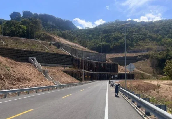Bupati-Gunungkidul-Kelok-23-bisa-pecah-kemacetan-mudahkan-wisatawan-750x536-1