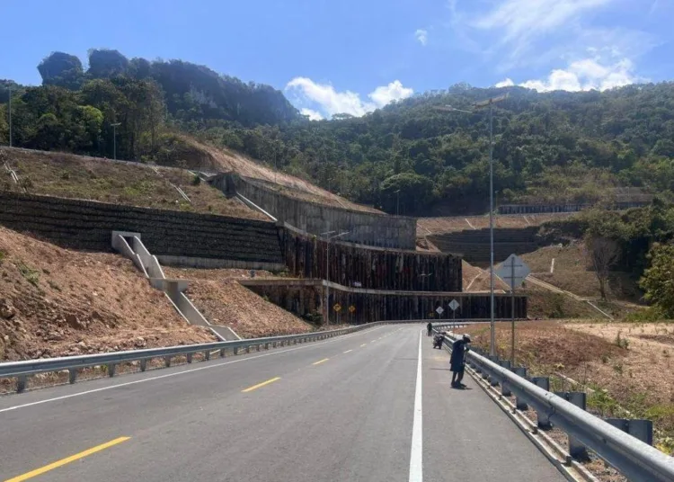 Bupati-Gunungkidul-Kelok-23-bisa-pecah-kemacetan-mudahkan-wisatawan-750x536-1