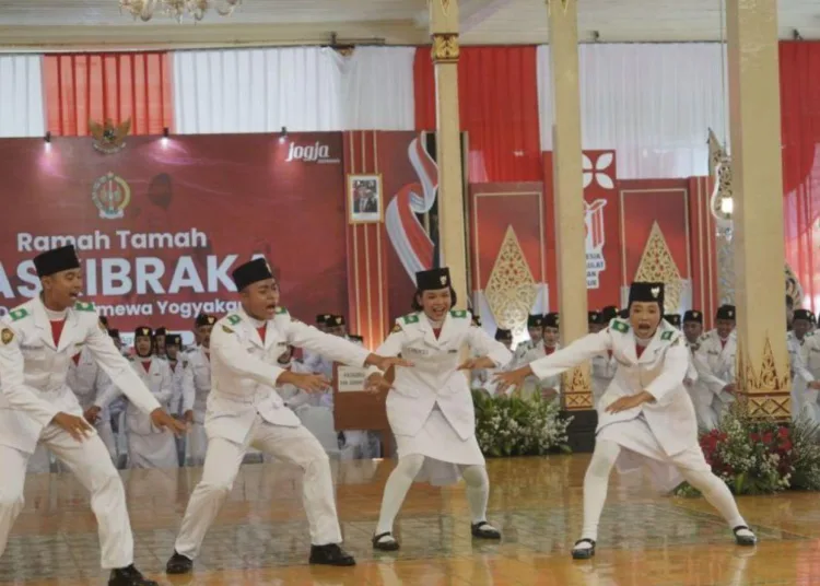 Sultan-HB-Pendidikan-Paskibraka-bekal-bentuk-karakter-generasi-bangsa-750x536-1