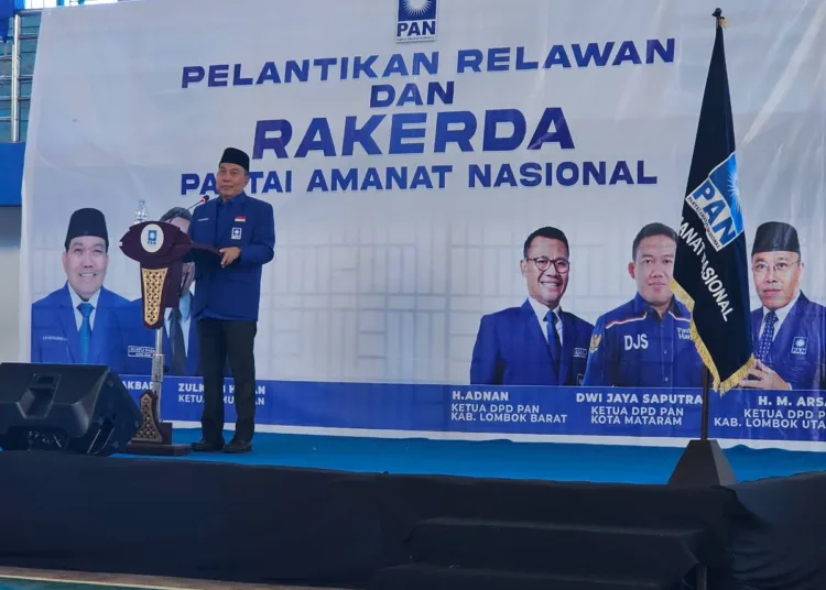 pelantikan-relawan-partai-amanat-nasional-terong-tawah-labu-api-kabupaten-lombok-barat-nusa-tenggara-barat-1785561166-636-1-750x536-1