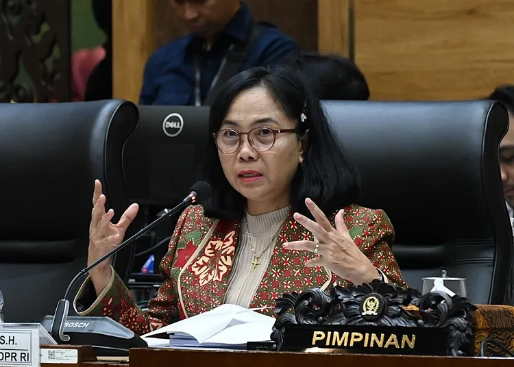 wakil-ketua-komisi-x-dpr-ri-my-esti-wijayati-750x536-1