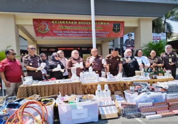 Kejari-Sleman-musnahkan-42-juta-barang-rokok-ilegal-kasus-inkracht-1-750x536-1