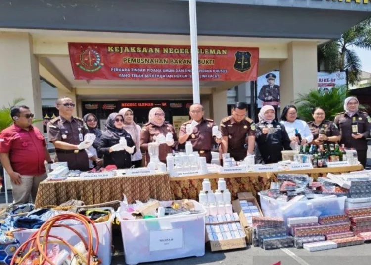 Kejari-Sleman-musnahkan-42-juta-barang-rokok-ilegal-kasus-inkracht-1-750x536-1