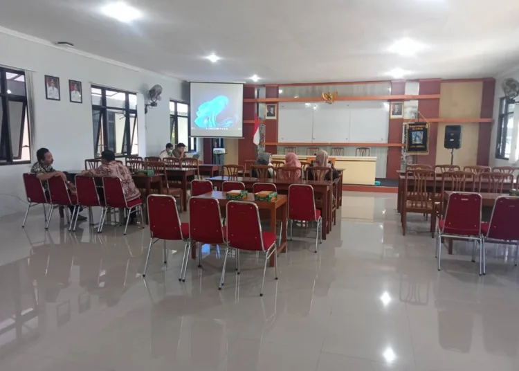 aksi-bersama-eliminasi-tuberkulosis-sosialisasi-penanganan-tbc-untuk-memperkuat-kapasitas-pamong-kalurahan-di-wilayah-kerja-puskesmas-tempel-i-1790247558-1-750x536-1
