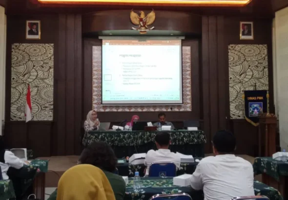 gatot-ferianto-jumat-hari-data-jam-kerja-maksimal-12-jam-dan-perkuat-peran-bumdes_-1788354834-1-750x536-1