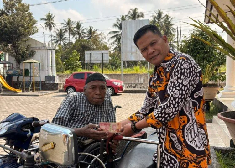 menjaga-asa-dan-daya-beli-warga-penyaluran-bantuan-langsung-tunai-dana-desa-blt-dd-bulan-ke-9-di-kalurahan-mororejo-1789882085-1-750x536-1