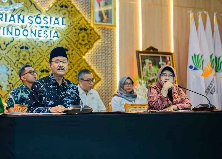 mensos-saifullah-yusuf-dan-kepala-bps-amalia-adininggar-widyasanti-750x536-1