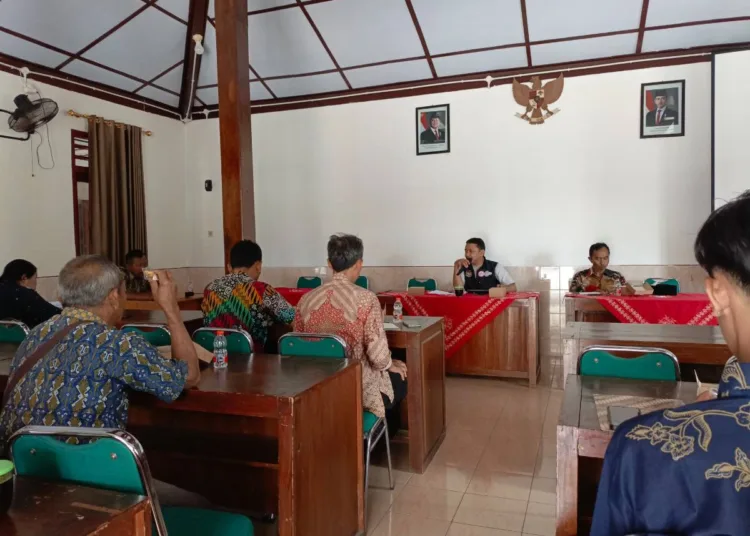 bimbingan-teknis-lanjutan-mekanisme-restrukturisasi-lembaga-keuangan-mikro-bumdes-sidomulyo-oleh-koordinator-kecamatan-tenaga-pendamping-profesional-kapanewon-pengasih-1792584177-1-750x536-1