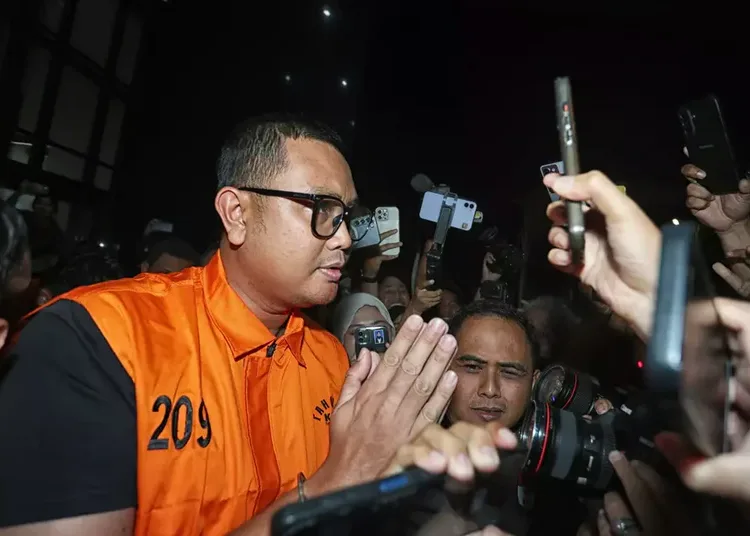 bupati-klaten-hamenang-wajar-ismoyo-ditahan-kpk-750x536-1