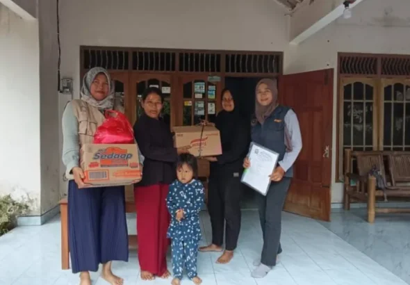 menyalurkan-asa-merajut-solidaritas-aksi-nyata-penyaluran-bantuan-puskesos-senyum-sumberrejo-1792883303-1-750x536-1
