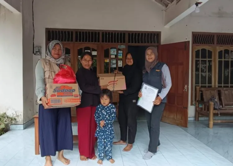 menyalurkan-asa-merajut-solidaritas-aksi-nyata-penyaluran-bantuan-puskesos-senyum-sumberrejo-1792883303-1-750x536-1