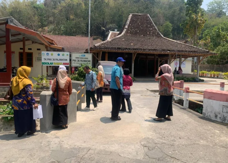 monev-kegiatan-kalurahan-girirejo-2026-perkuat-akuntabilitas-dan-pastikan-program-tepat-sasaran-1791941387-1-750x536-1
